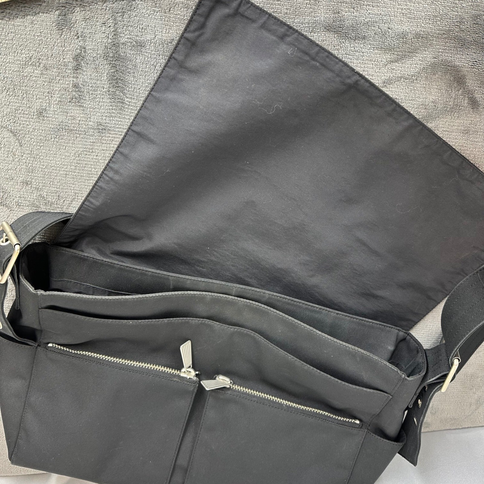 GAP Black Messenger Shoulder Bag Adjustable Strap Flap Nylon Lined
