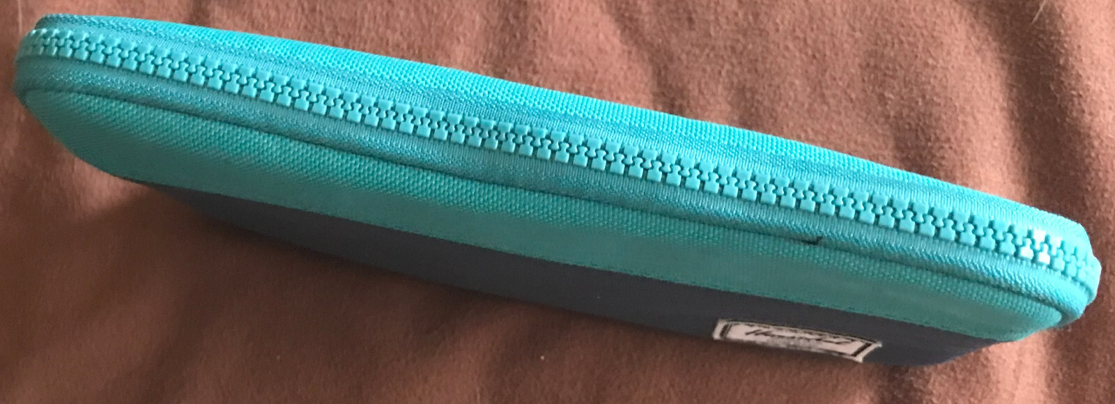 *** Herschel Supply Company Two-Tone Blue Lined Clutch/Carry-On Pouch SIZE MED