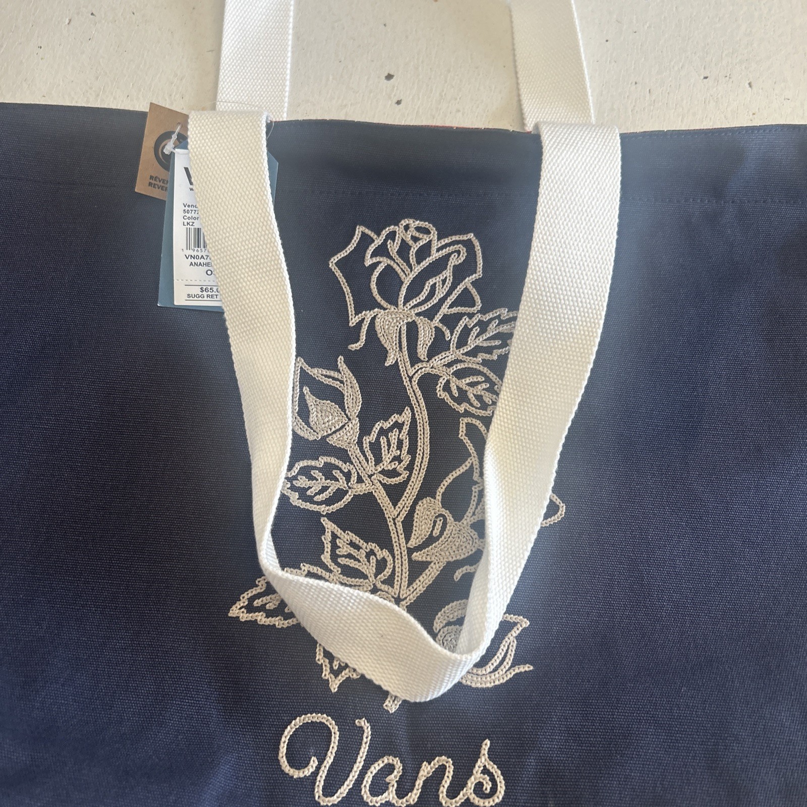 NWT VANS ANAHEIM TOTE REVERSIBLE Navy Blue White Handles Red Plaid Lining Floral