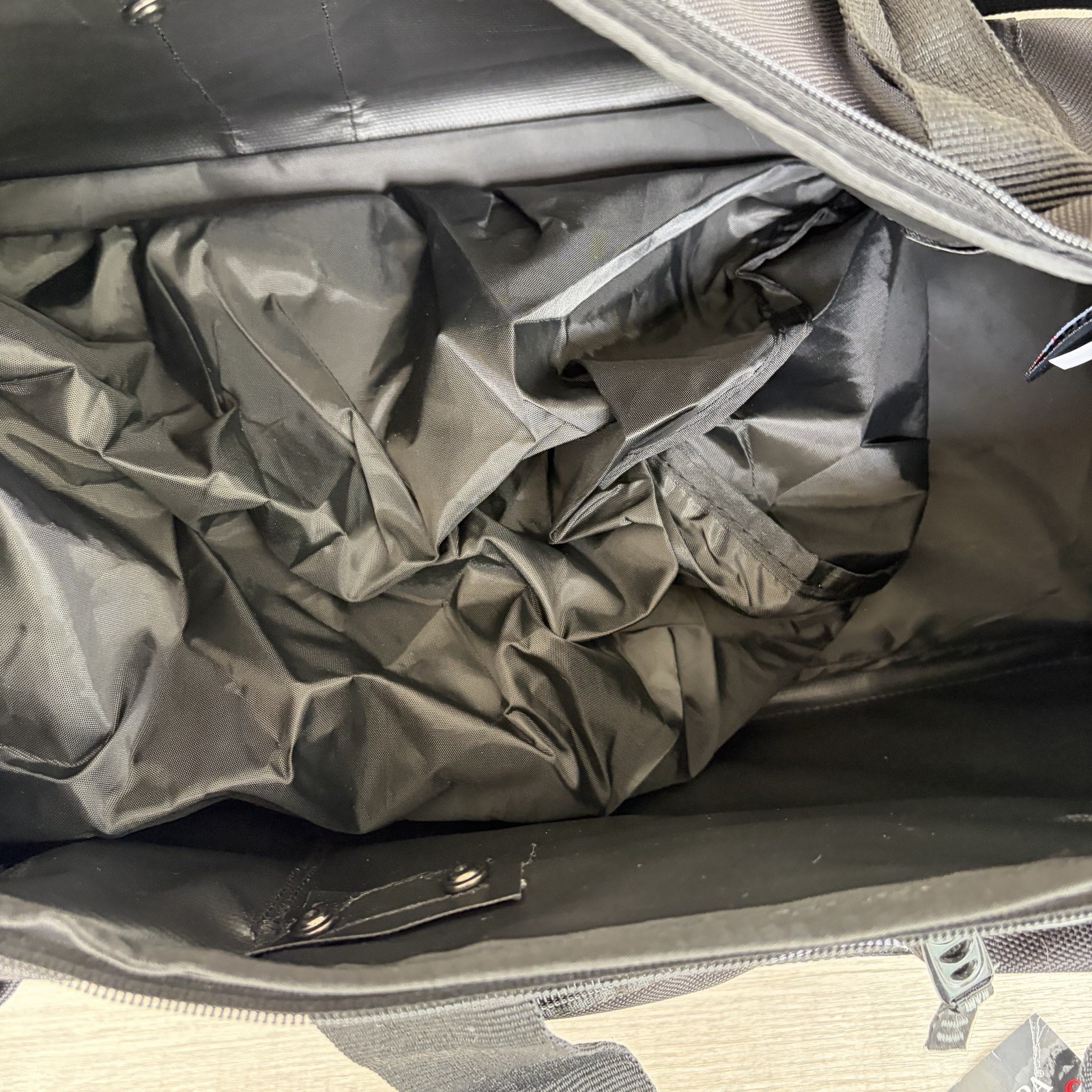 High Sierra Switch Blade industrial duffle Camera bag Black New Equipment gym