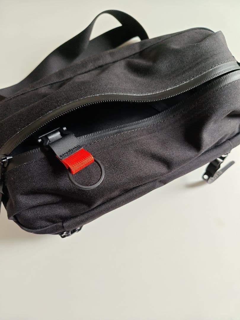 BLACK EMBER Waterproof Sling Bag 2.5L Black High-Strength Waterproof Material