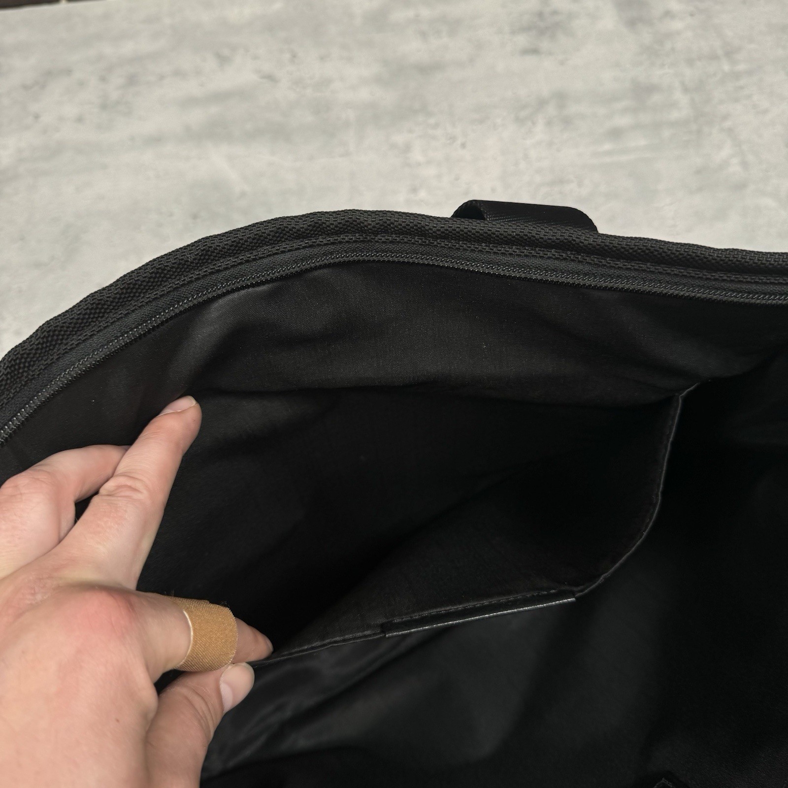 TUMI Business T-Pass Laptop Briefcase Black Ballistic Nylon – 15.5×12.5″