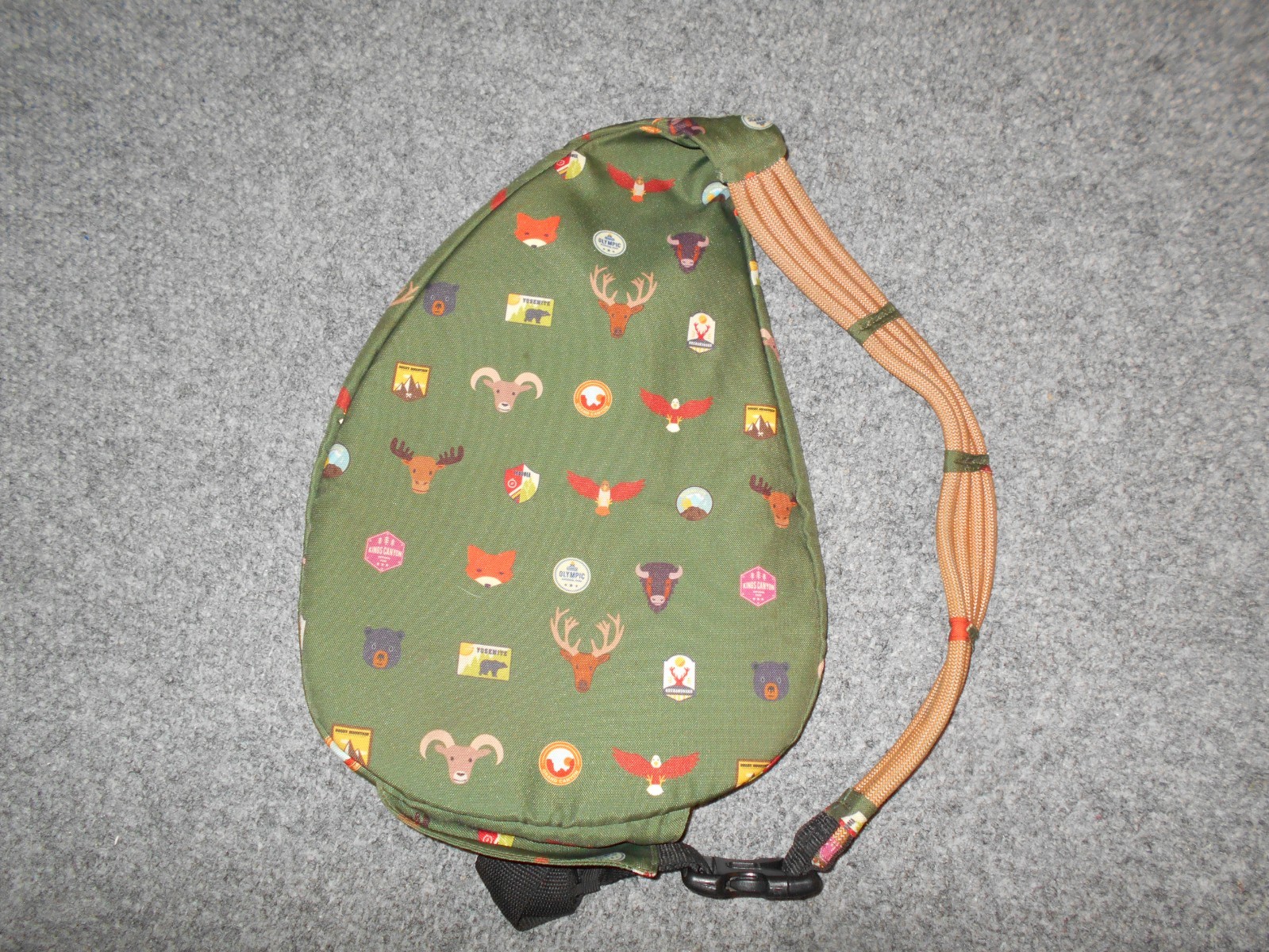 NATIONAL PARKS OUTDOOR COLLECTION CASCADE CRITTERS ROPE SLING BAG