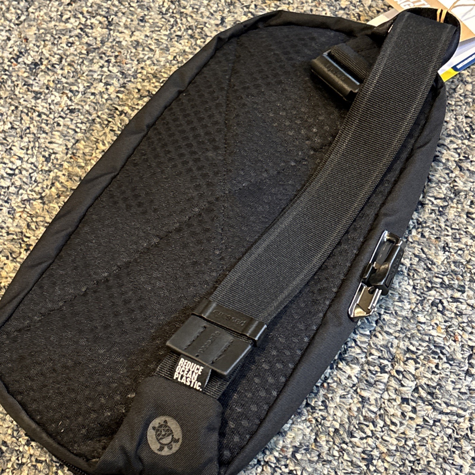 Pacsafe V 30615 Tech Metrosafe X Anti-Theft Urban SLING Crossbody Bag Black NWT