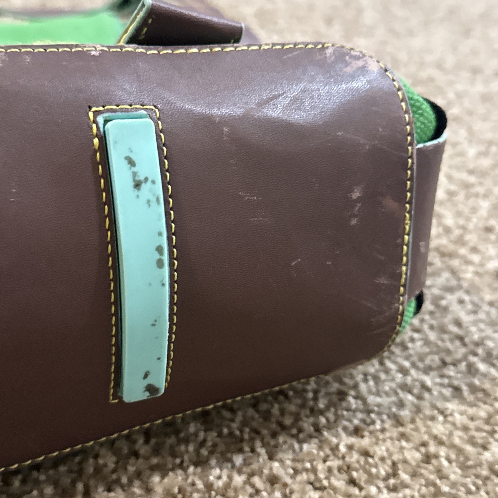 Plank Canvas Kelly Green Messenger Bag Magnet, Buckle, Zip And Snap Closure.Yoga