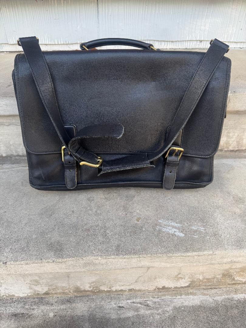 Coach Smooth Leather Black Briefcase Messenger Bag Shoulder Laptop 16x11x5
