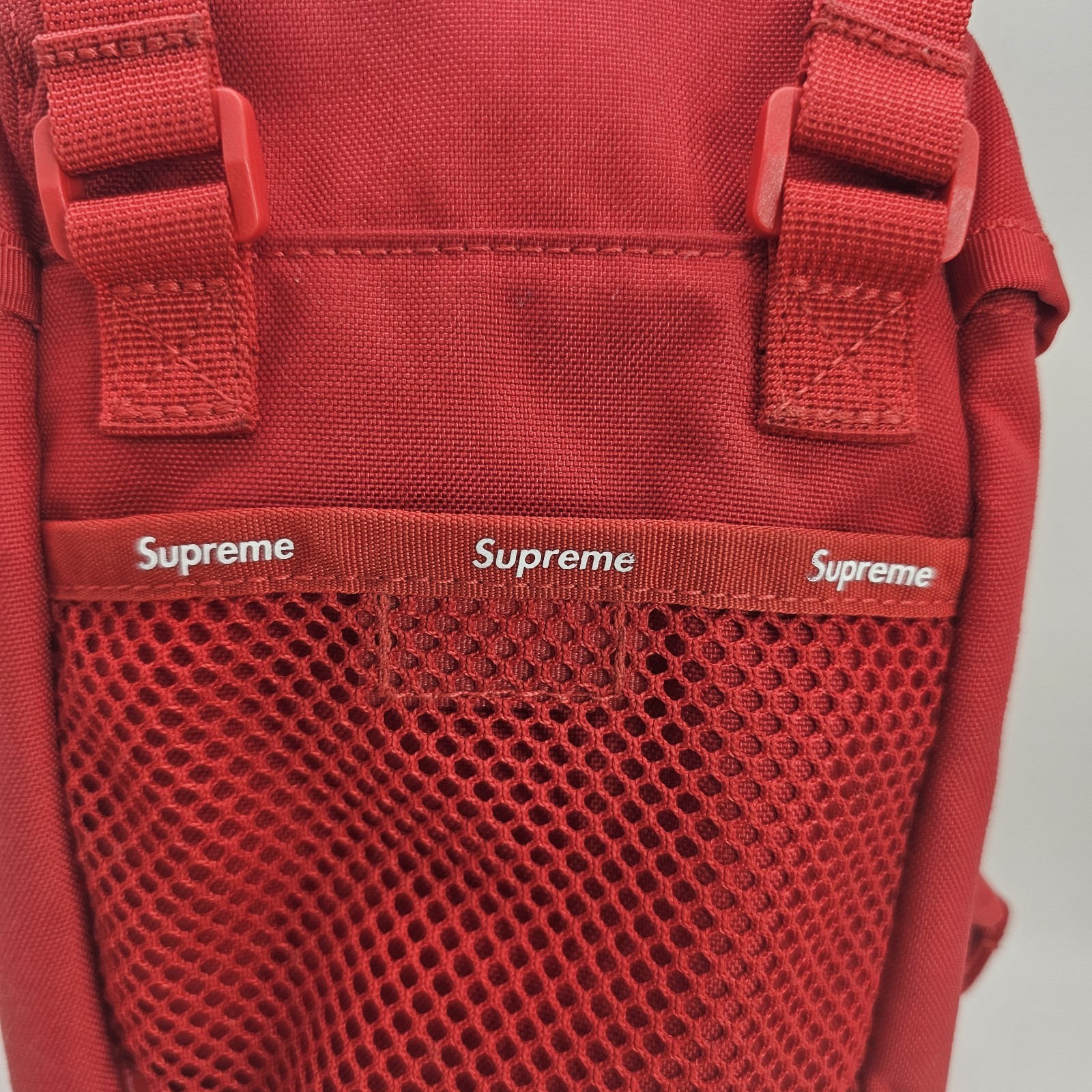 Supreme Red Crossbody Shoulder Bag Adjustable Strap Buckle Zip Casual Travel