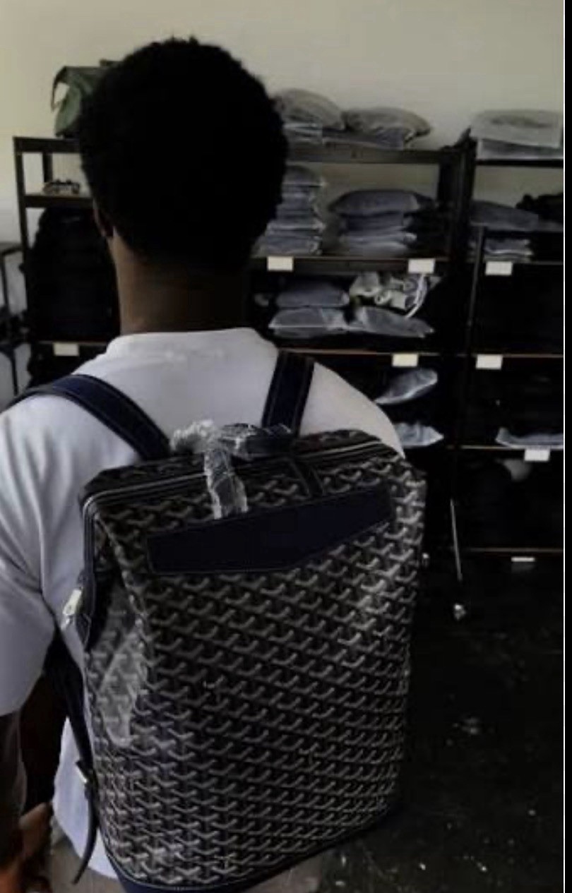 Men’s Black/Gray Geometric Backpack Large Zip Closure Adjustable Shoulder Straps