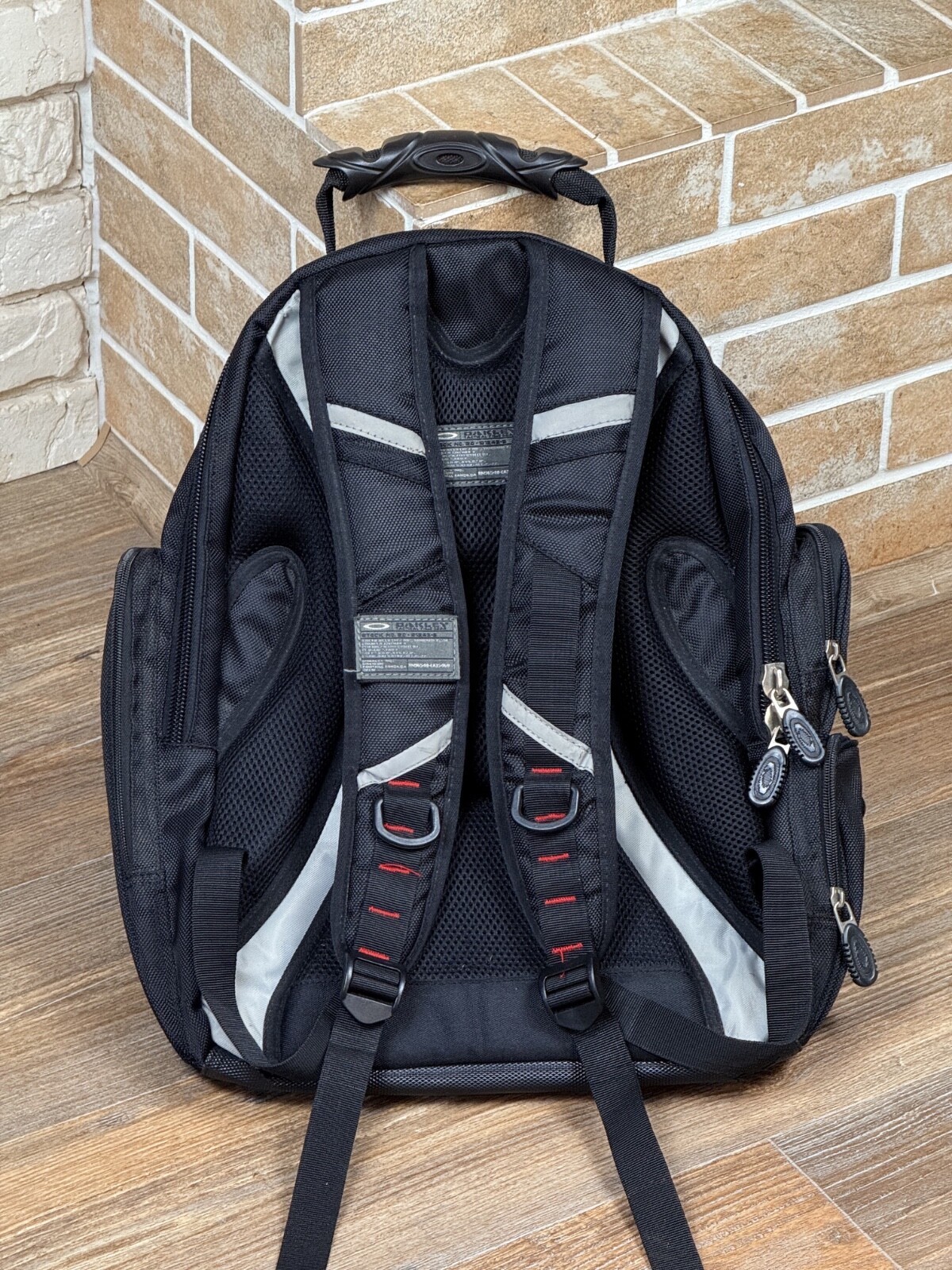 Oakley Software Vintge Black Multipocket Backpack Bag