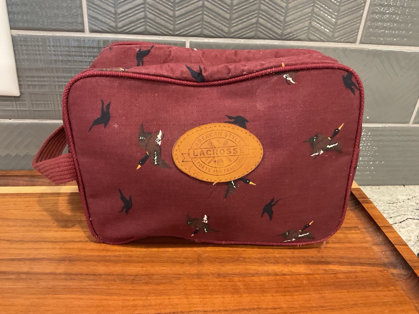Vintage American Style Lacrosse Sports Toiletry Travel Bag Zipper Pouch Ducks