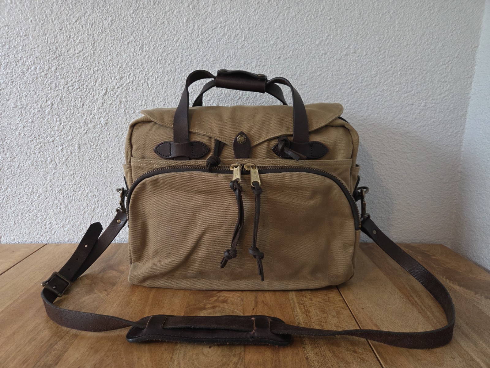 Filson Rugged Twill Padded Computer Bag | Tan | USA Made | MSRP $625 | Rare