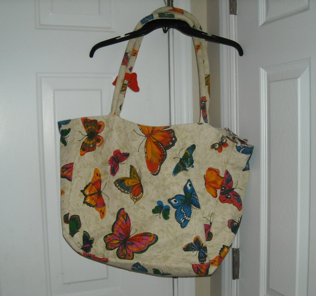 St Martin Butterfly, Tote Bag, 17″x13″x6″, Good Condition