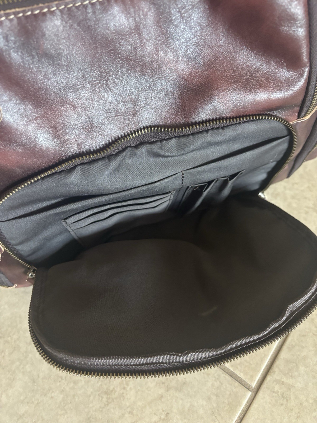 LANNSYNE Leather Brown Zip Backpack Adjustable Strap Multi Pocket Lined