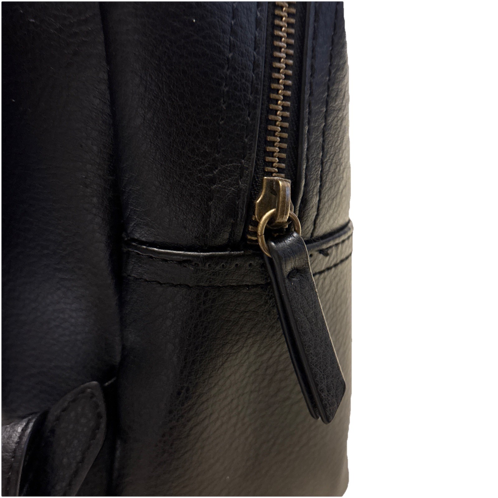VTG FRYE & Co. Backpack Black Leather Quality Medium (MINOR SCRATCHES)