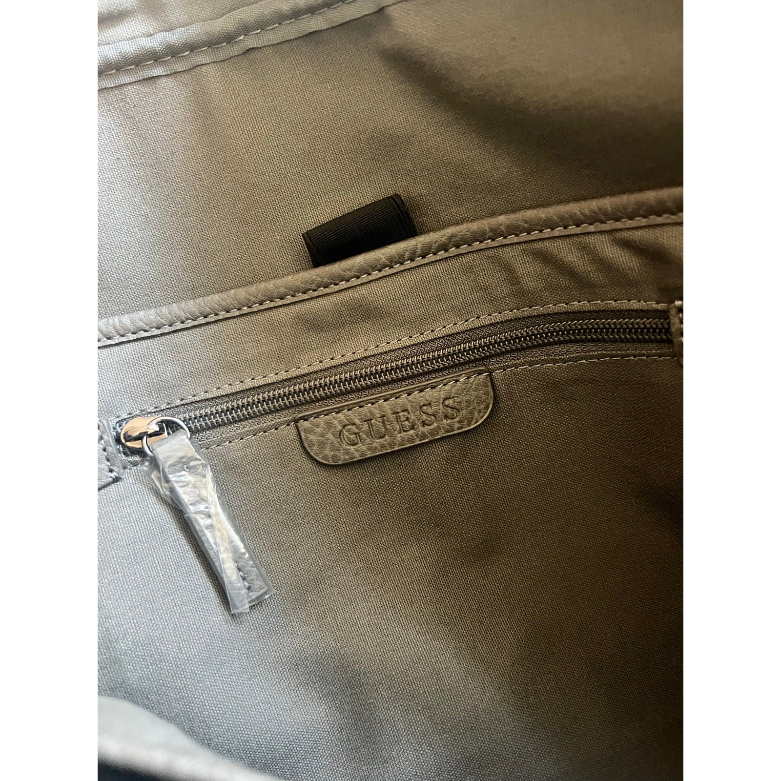 GUESS Gray Pebble Grain Messenger Bag Crossbody Laptop Work Travel