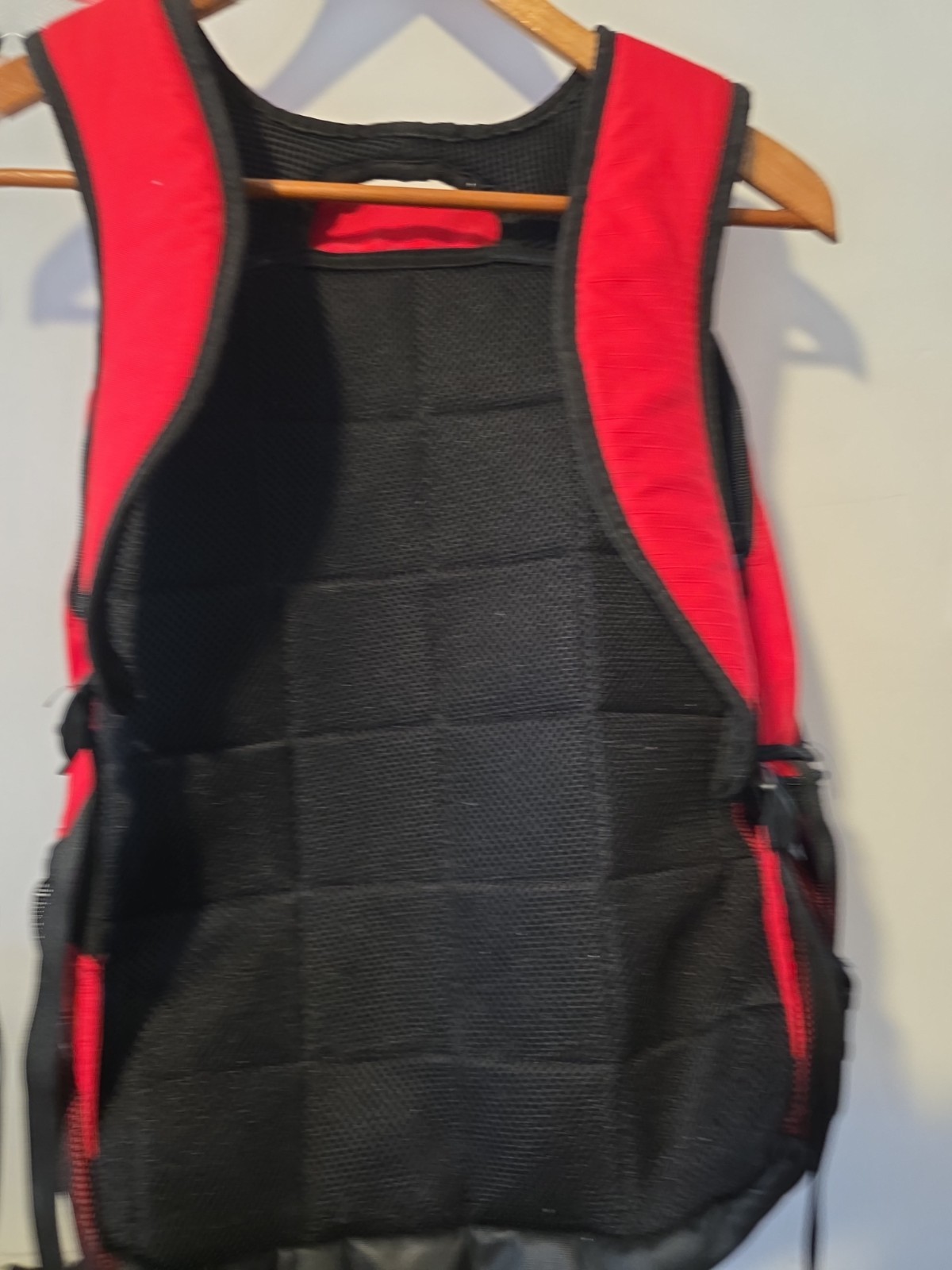 Nike Brasilia backpack Padded Straps & Adjustable, 4- Pockets Black & Red