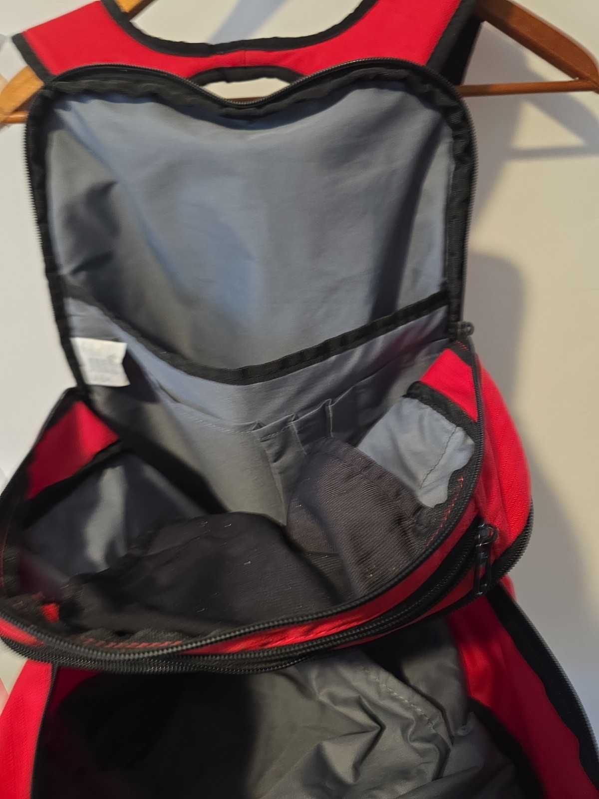 Nike Brasilia backpack Padded Straps & Adjustable, 4- Pockets Black & Red