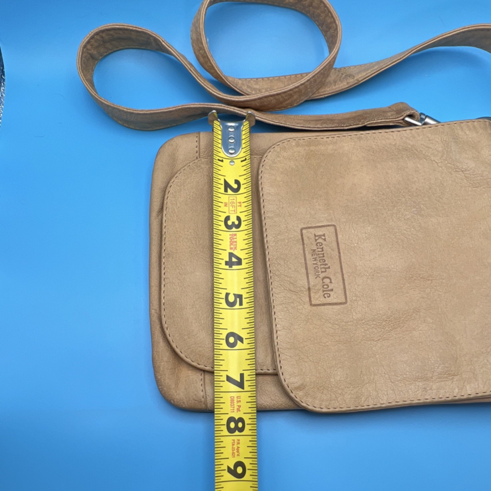 Kenneth Cole Leather Crossbody Bag Magnet Closure Small Casual Travel Everyday