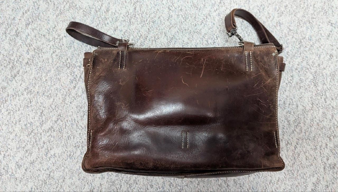 vintage J CREW messenger bag COWHIDE brown leather LAPTOP crossbody 16″ patina