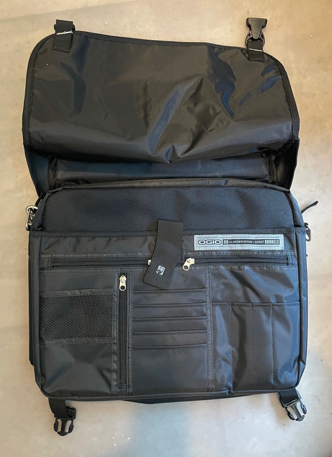 Ogio Jack Pack Laptop Shoulder Black Messenger Bag W/ Audio Pocket 711203