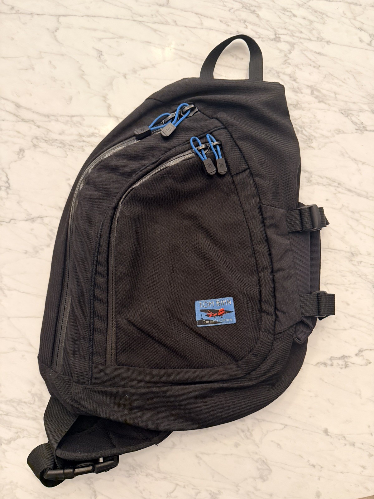 Tom Bihn Buzz Sling Bag Backpack Ballistic Nylon Messenger USA Airplane