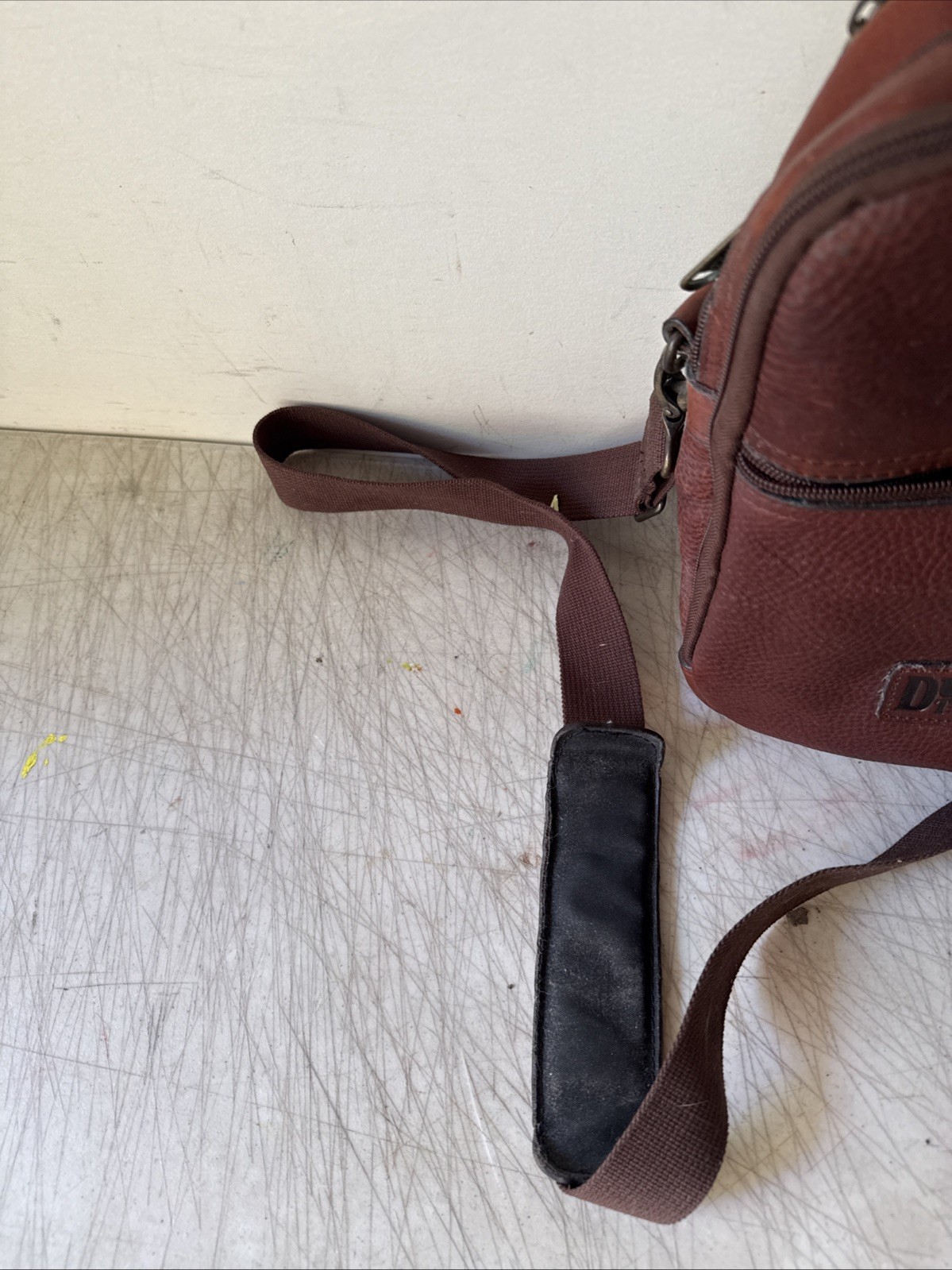 Duluth Trading Company Lifetime Leather Travel Bag Messenger Crossbody Brown