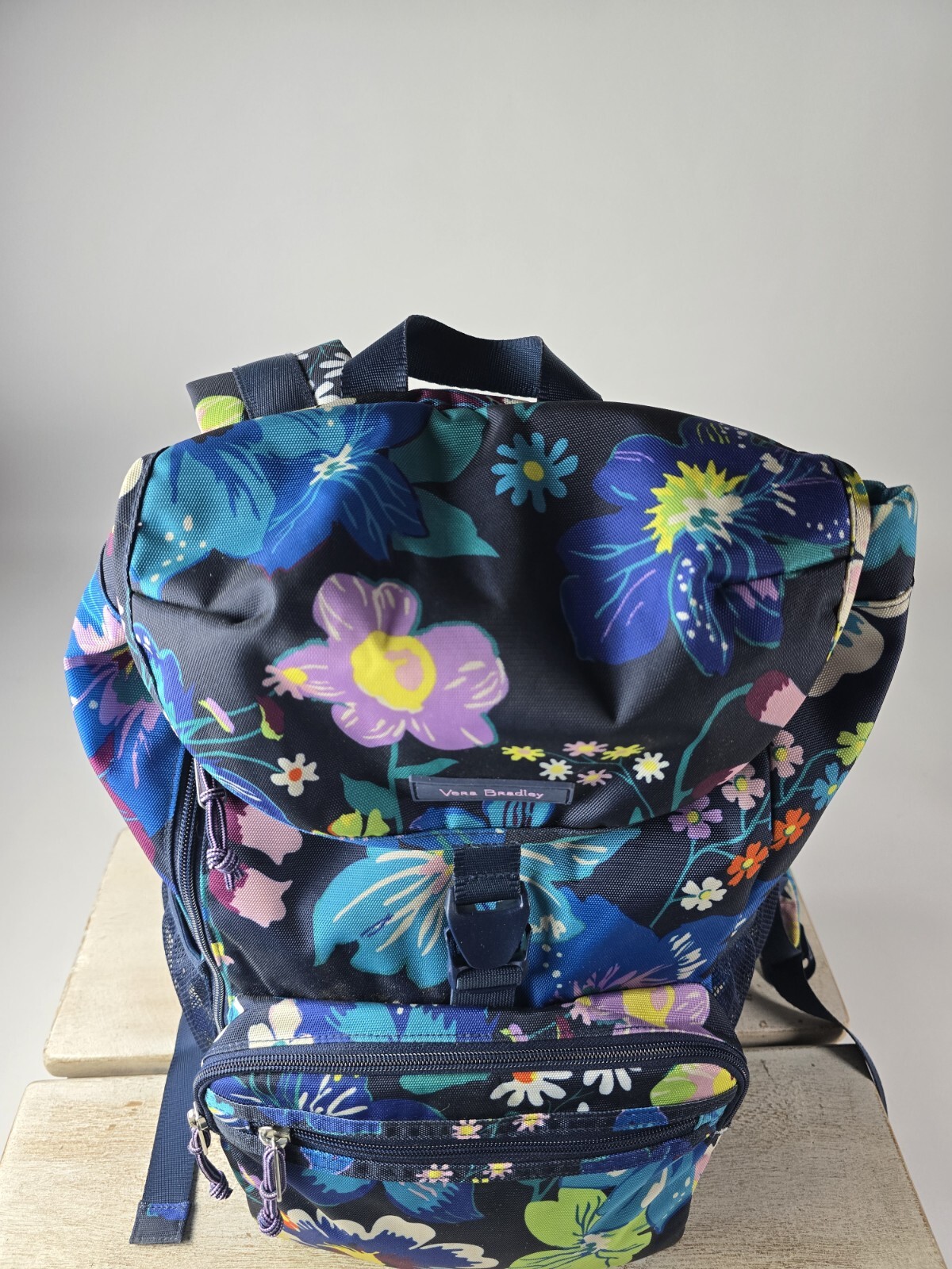 VERA BRADLEY Lighten Up Firefly GARDEN Backpack Drawstings Buckle Flowers Floral