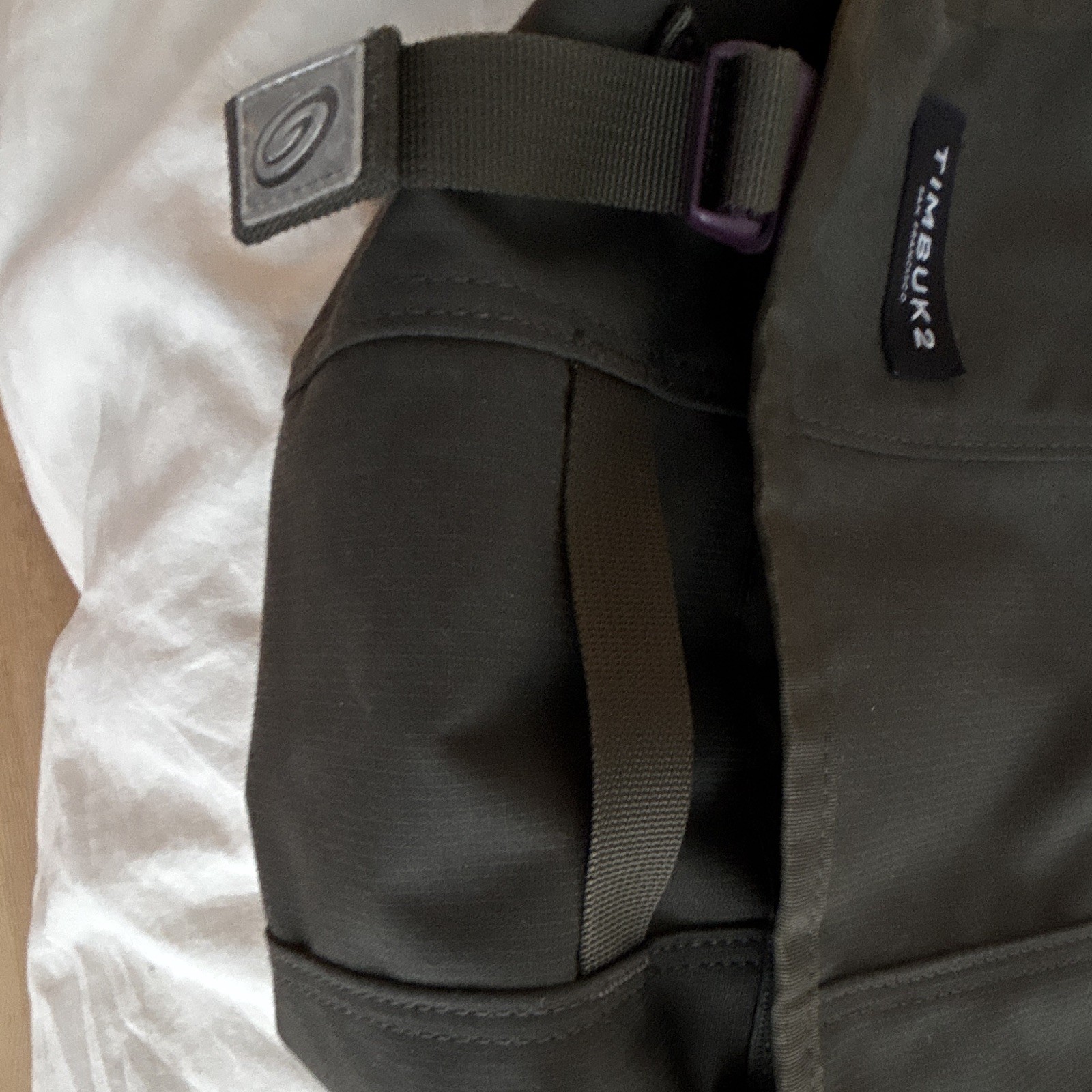 Timbuk2 Messenger Bag Black w/ Purple Lining, Adjustable Strap, Buckle Zip