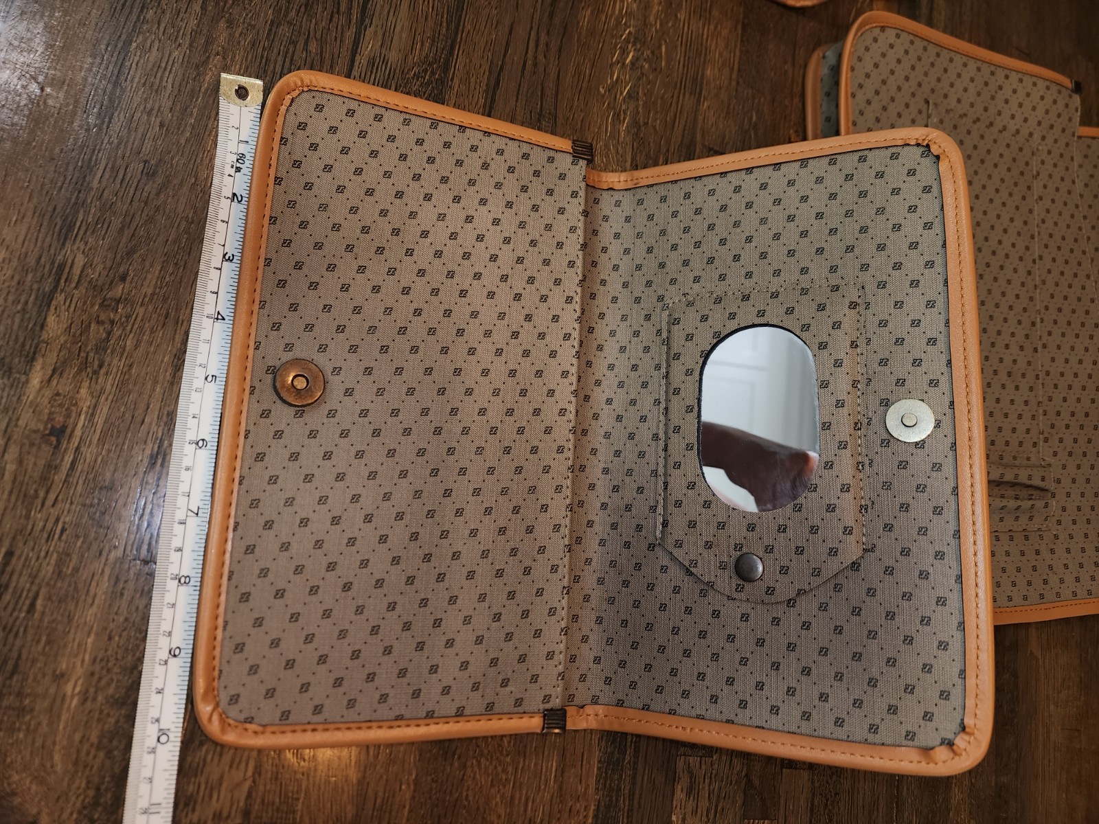 Unbranded Briefcase W/5 Pieces That Fit Perfectly Inside Each Bag made in China