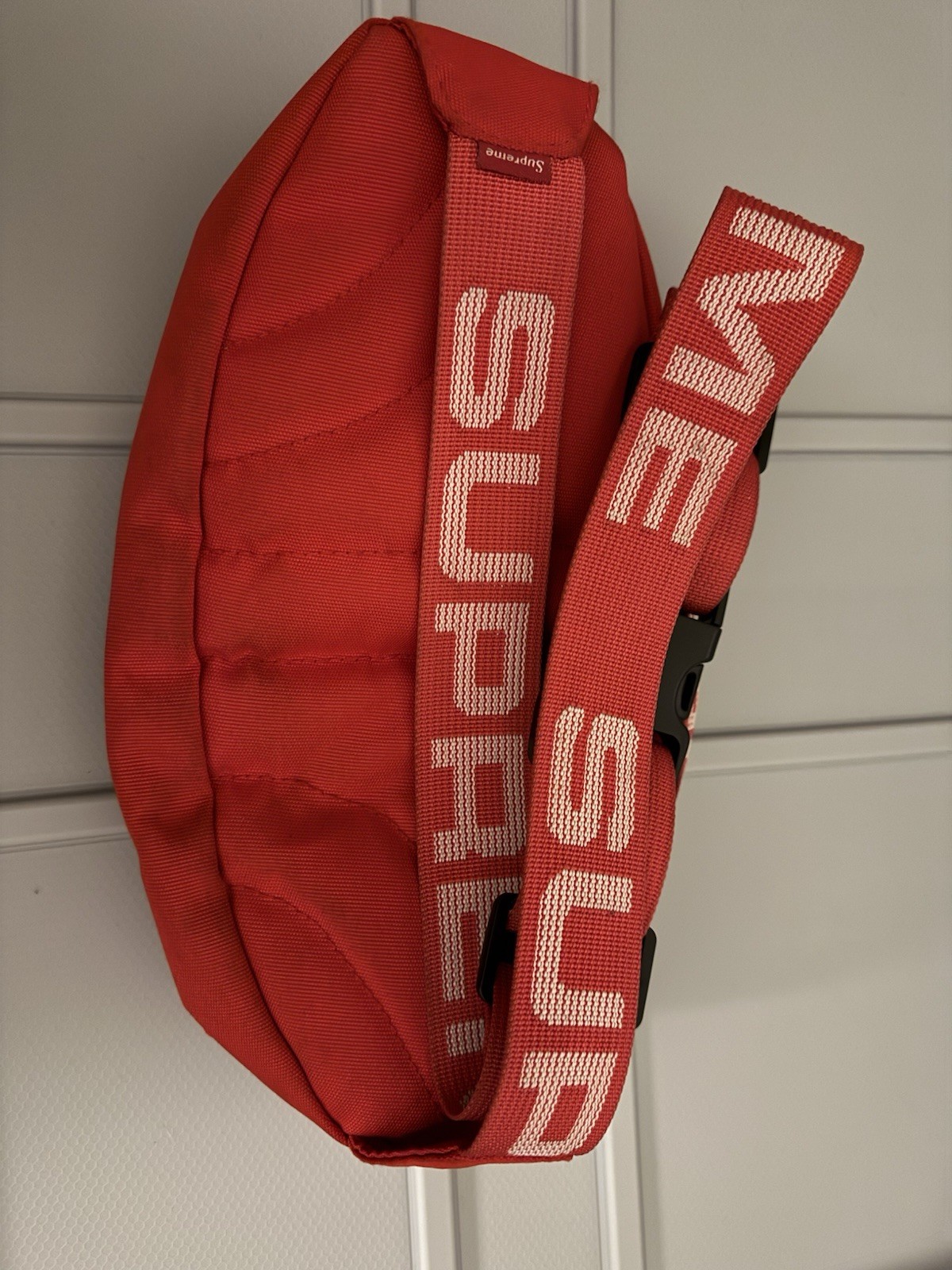 Supreme Waist Bag SS18 Red Logo Accents Adjustable Strap Zipper Buckle