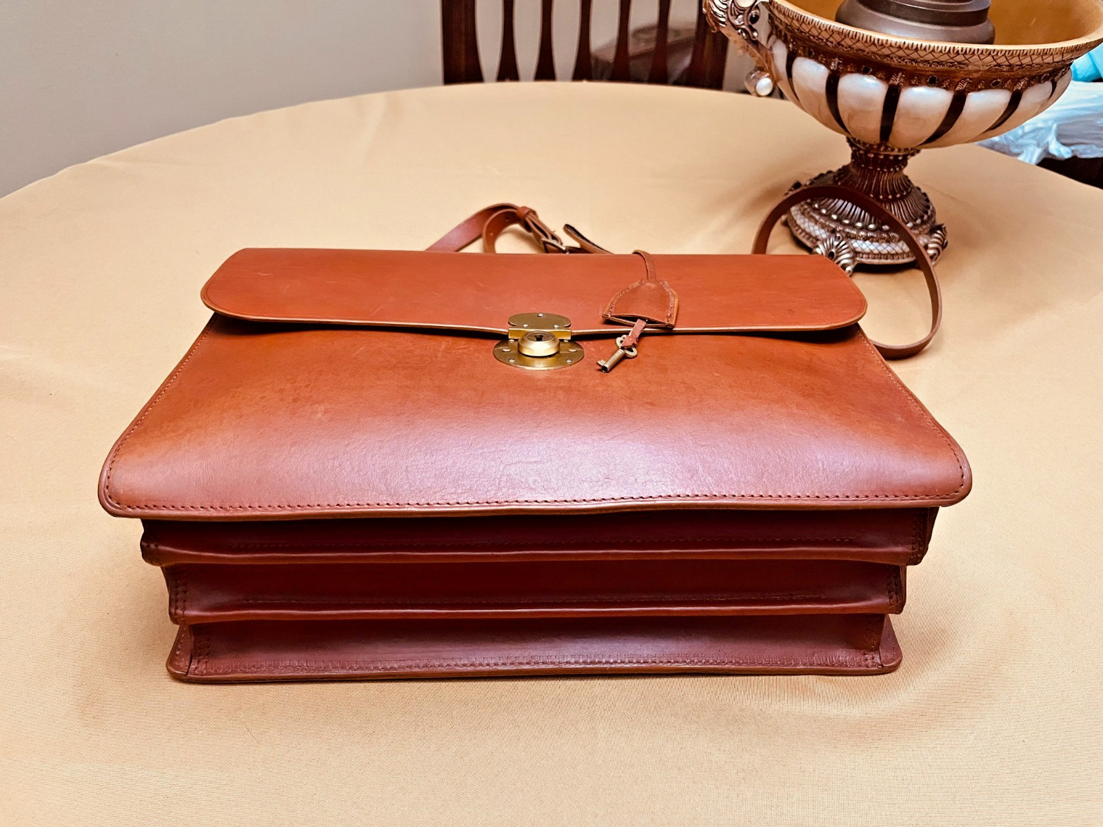 PICKETT of LONDON Thick Bridle Leather Briefcase / Messenger Bag – England