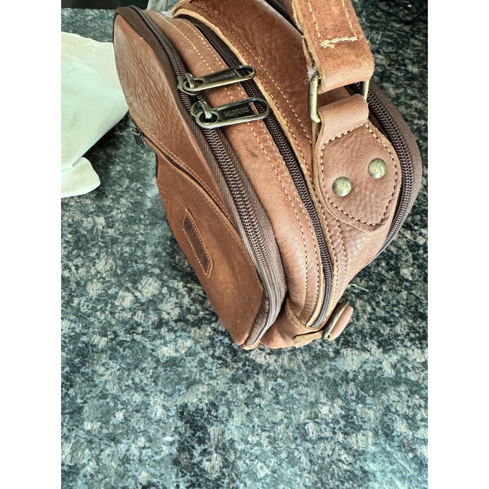 Duluth Trading Co Lifetime Leather Travel Bag Brown Crossbody Messenger 97310