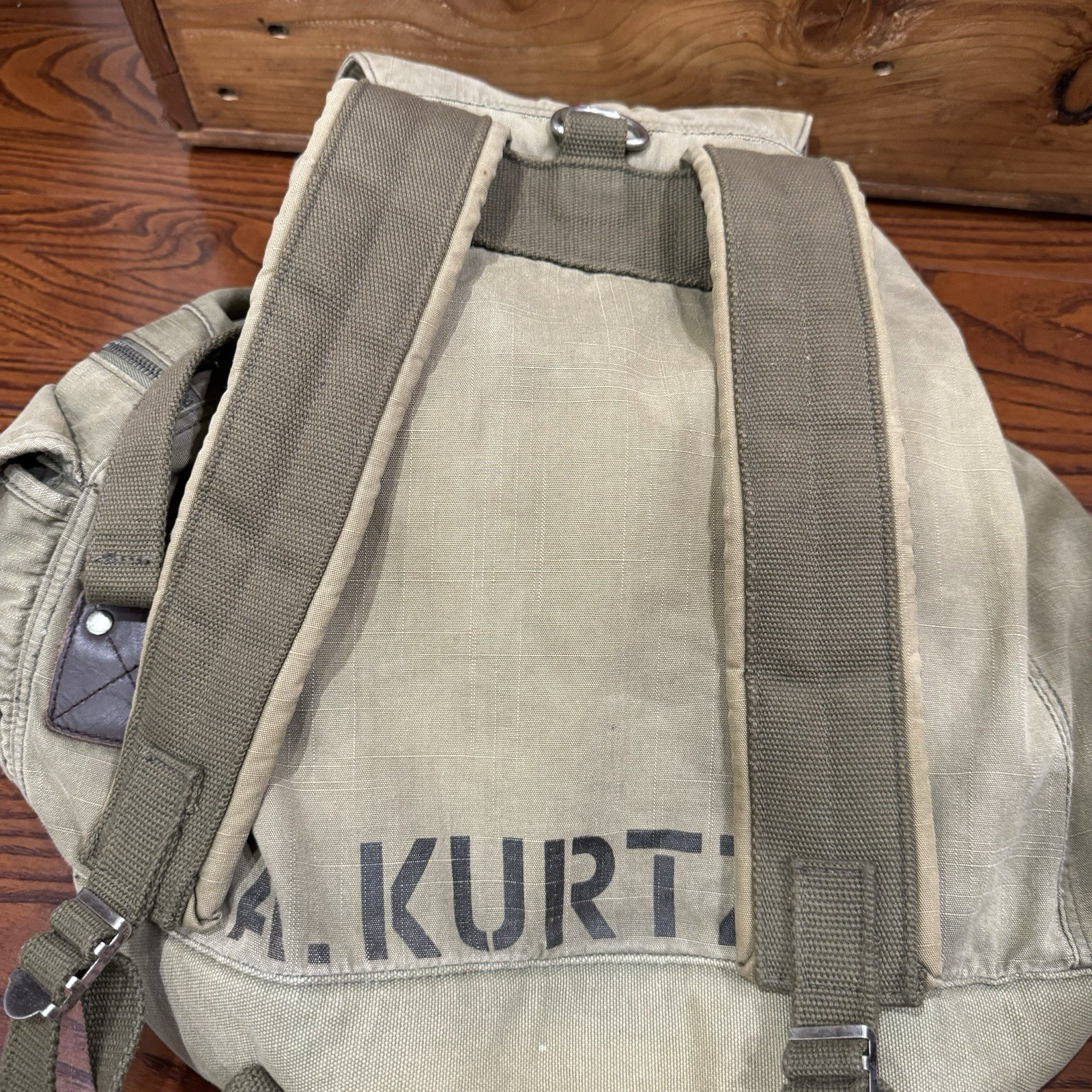 A KURTZ MENS Military Style BACKPACK Green GOOD CONDITION