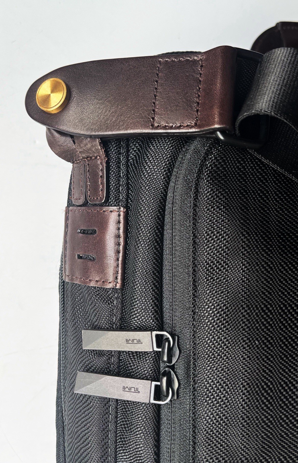 【RARE!】TUMI ❖ Dror Briefcase Black Nylon Brown Leather Reversible Crossbody Bag