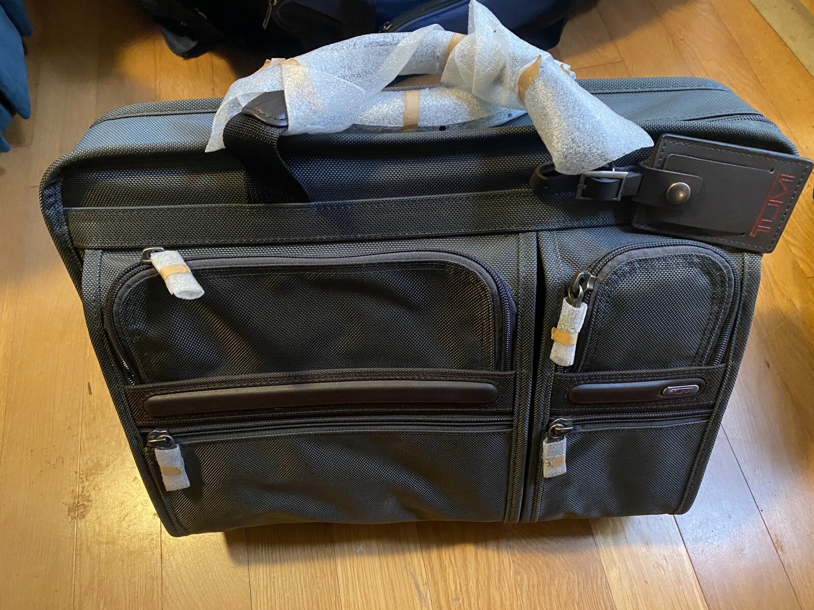 New Tumi Gen 4 Ballistic Nylon 16″ Apple Laptop Bag Computer Briefcase fit 17″