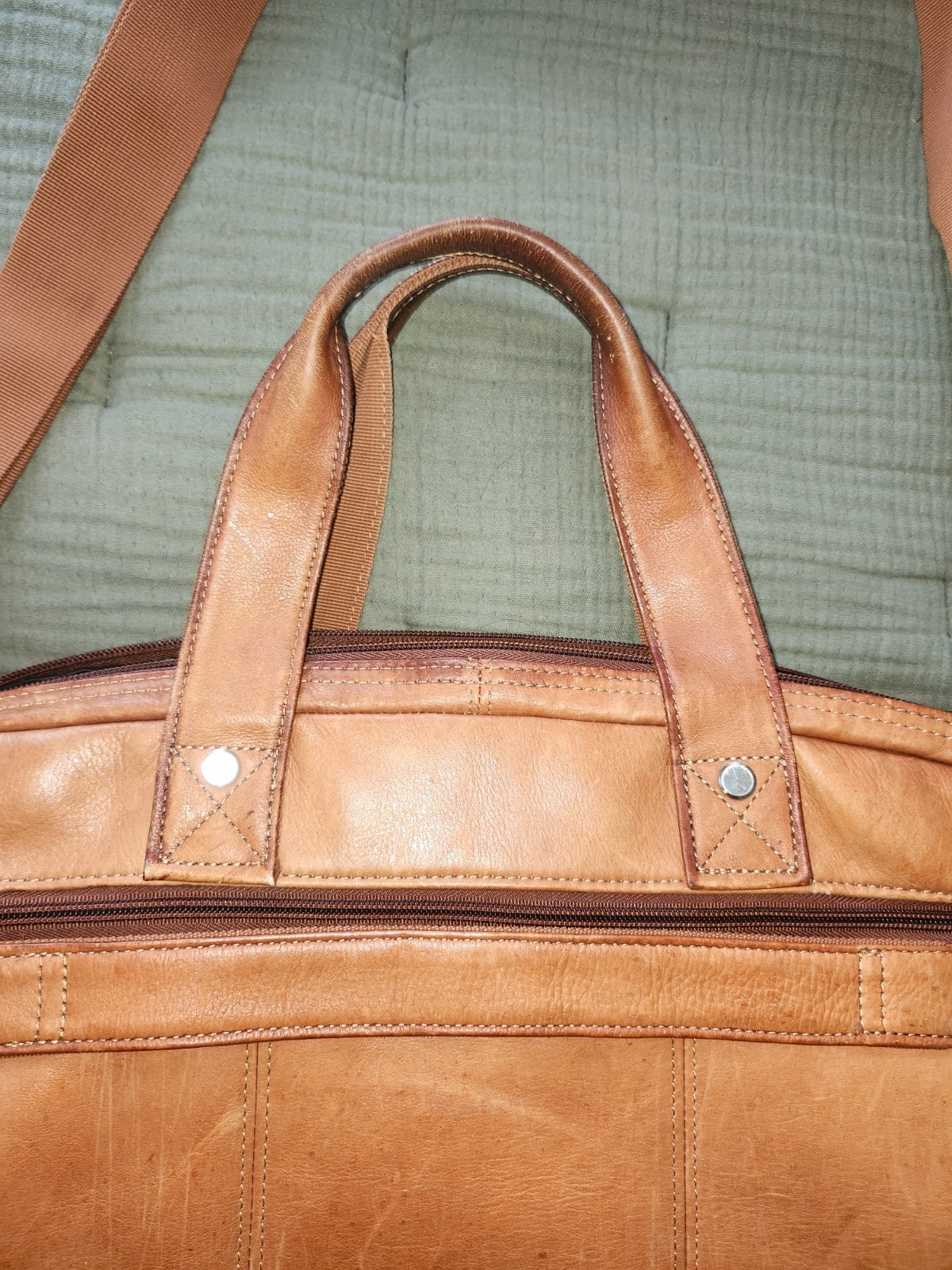 Kenneth Cole Reaction Leather Laptop Briefcase Messenger Bag Tan Brown