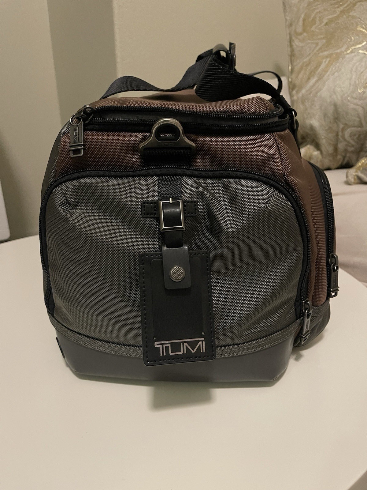 Tumi Charge Duffel Bag – GREY And Red ￼