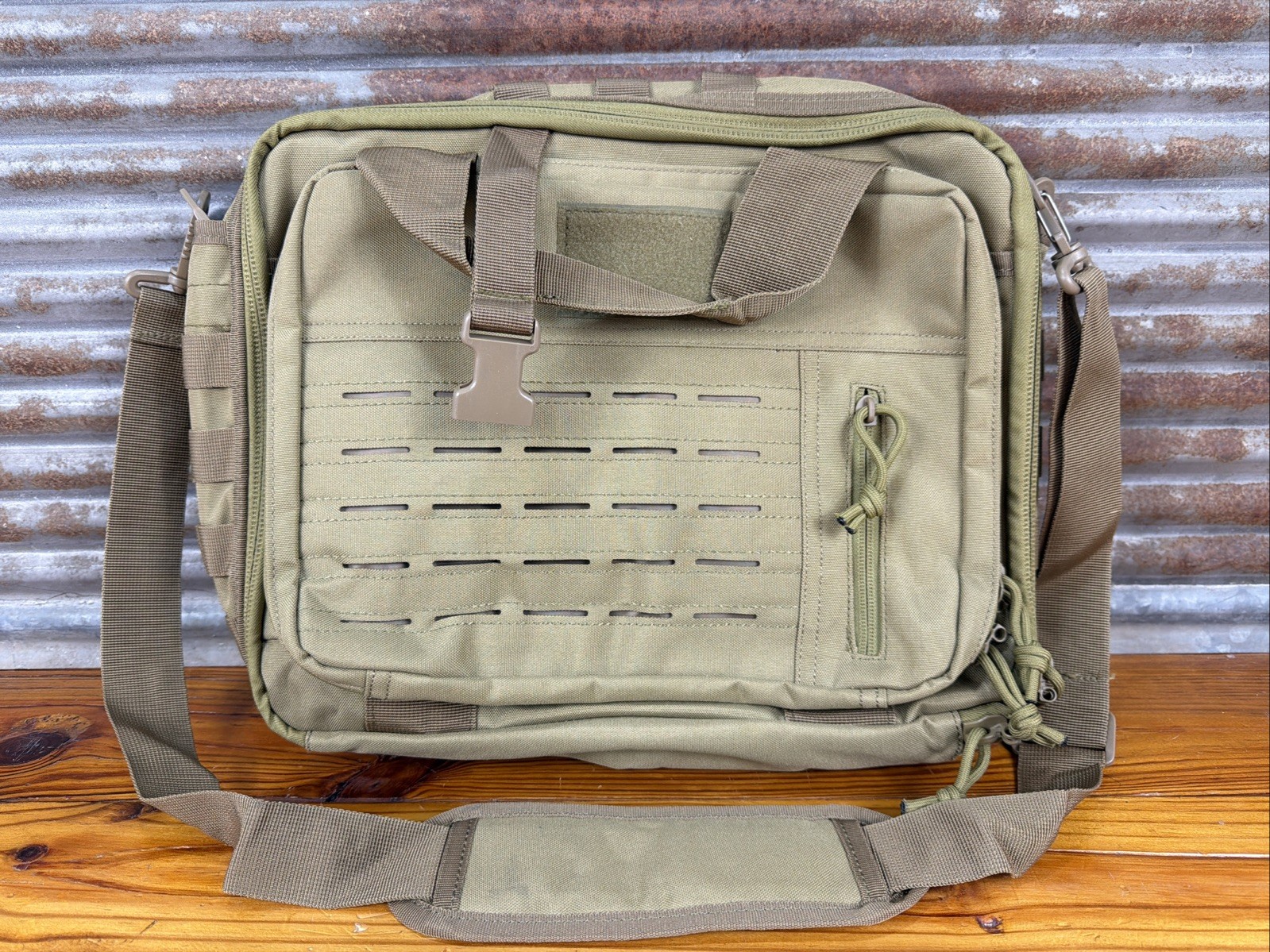 Tactical Bail Out Bag Messenger Green Laptop Patrol Shoulder Bag NWOT