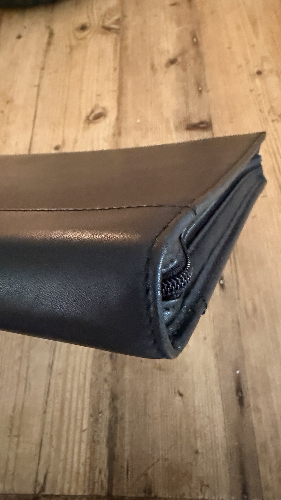 Vintage TUMI Zip Around Black Leather Portfolio. Pristine Condition.