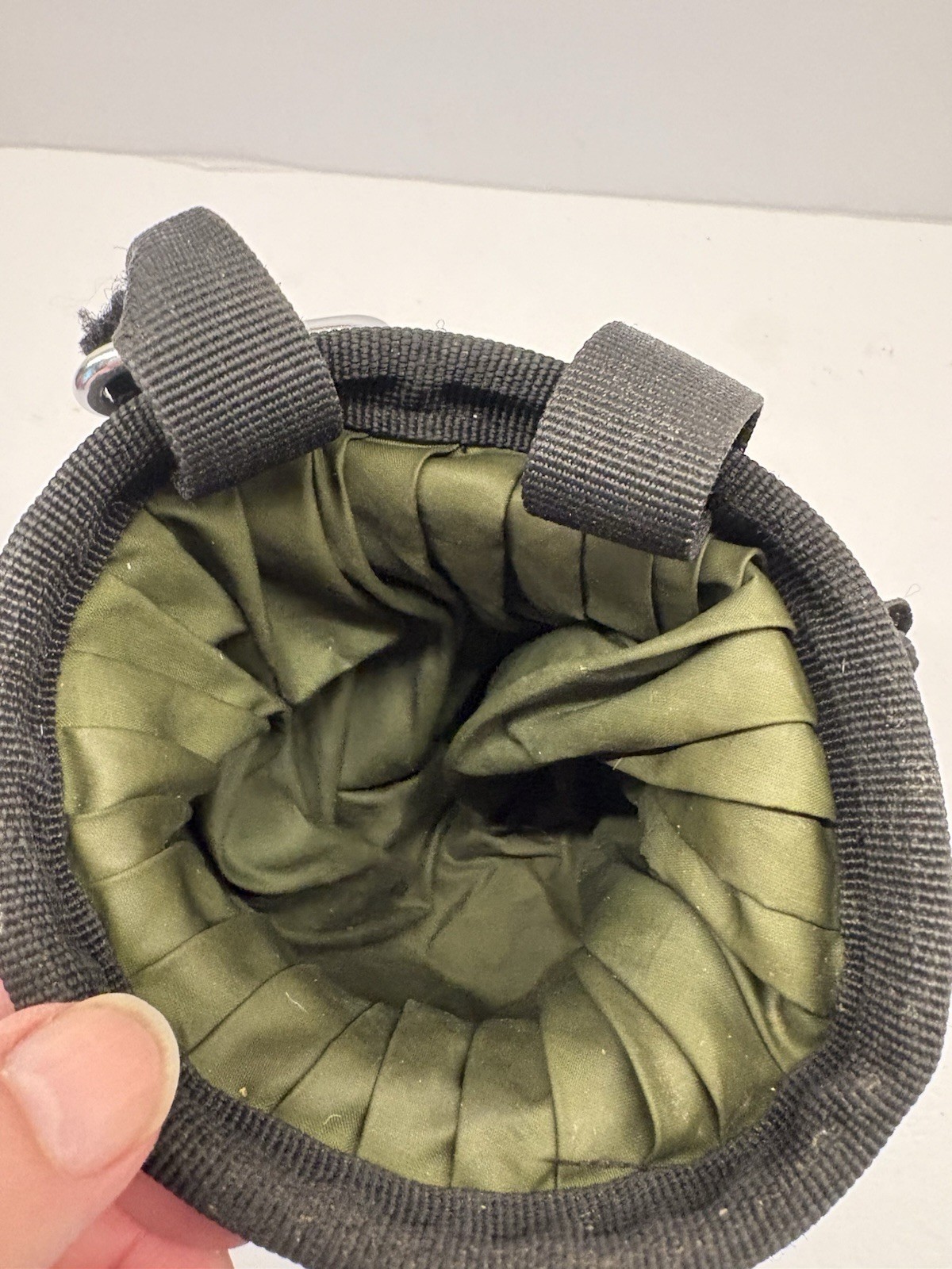 Eddie Bauer Dog Treat Training Bag. Drawstring Closure Belt Loops