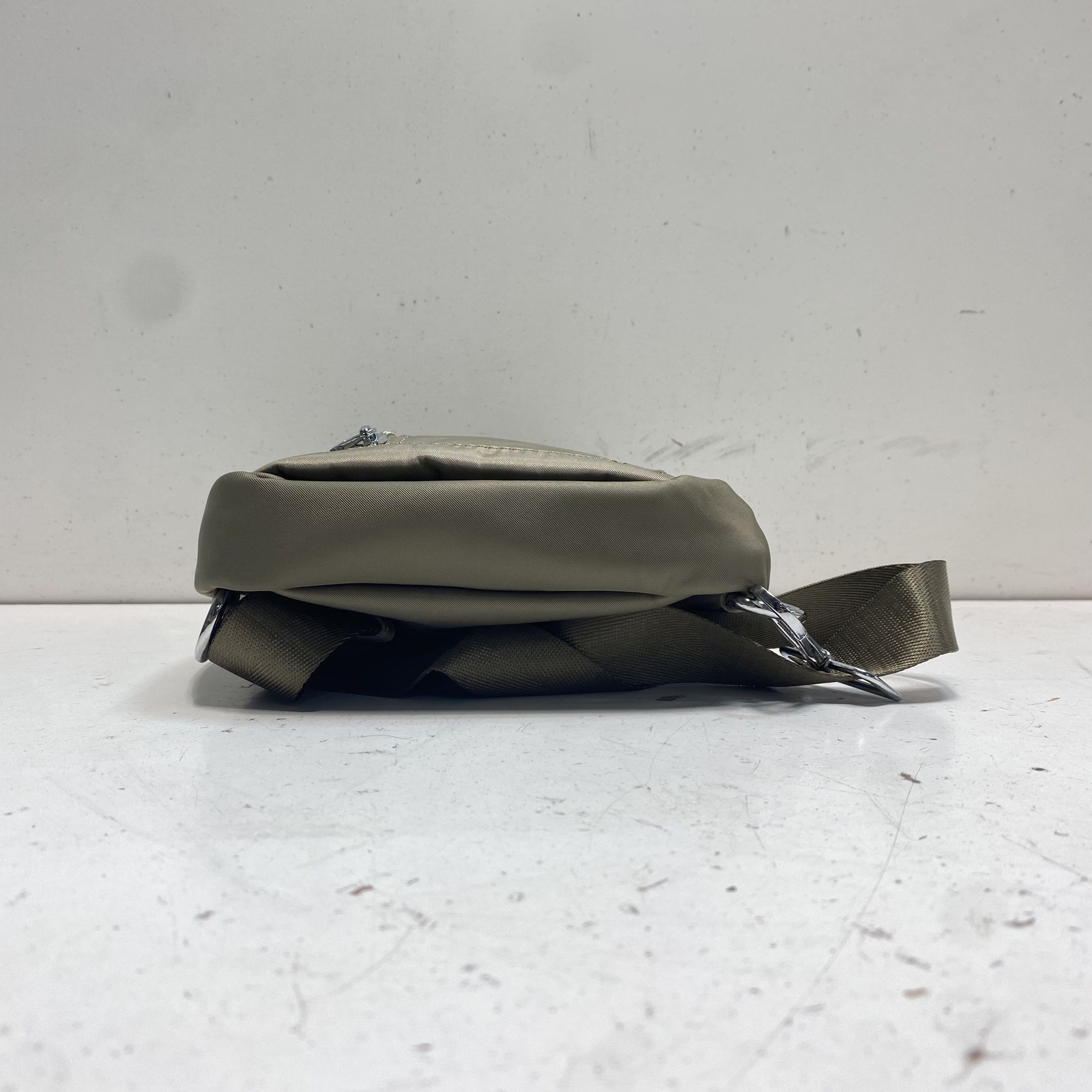Sasha + Sofi Moss Green BGO-3869 Sling Crossbody Bag NWT Silver Hardware