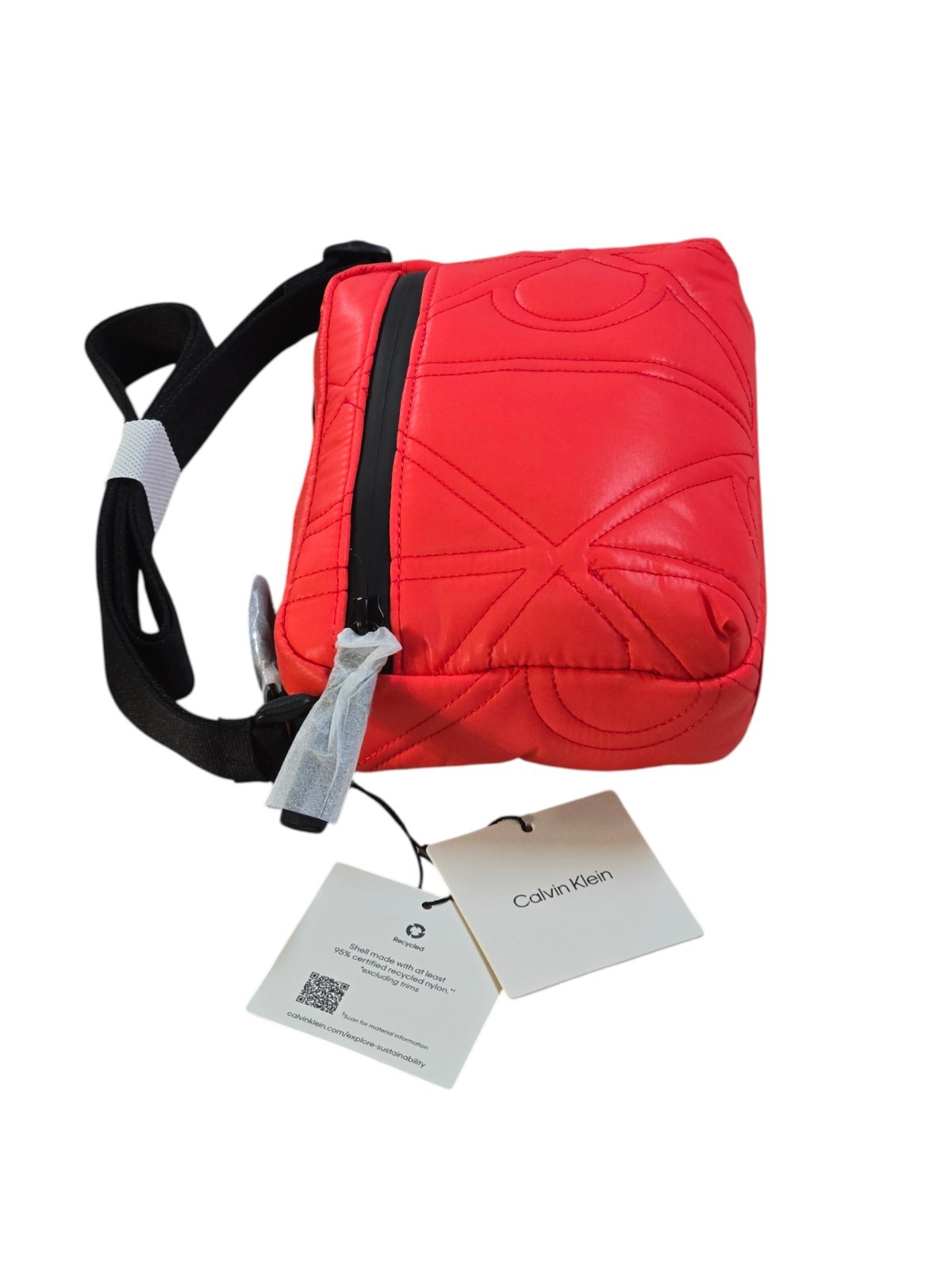 Calvin Klein Men s Puffer Camera Bag – Red NWT MSRP $89
