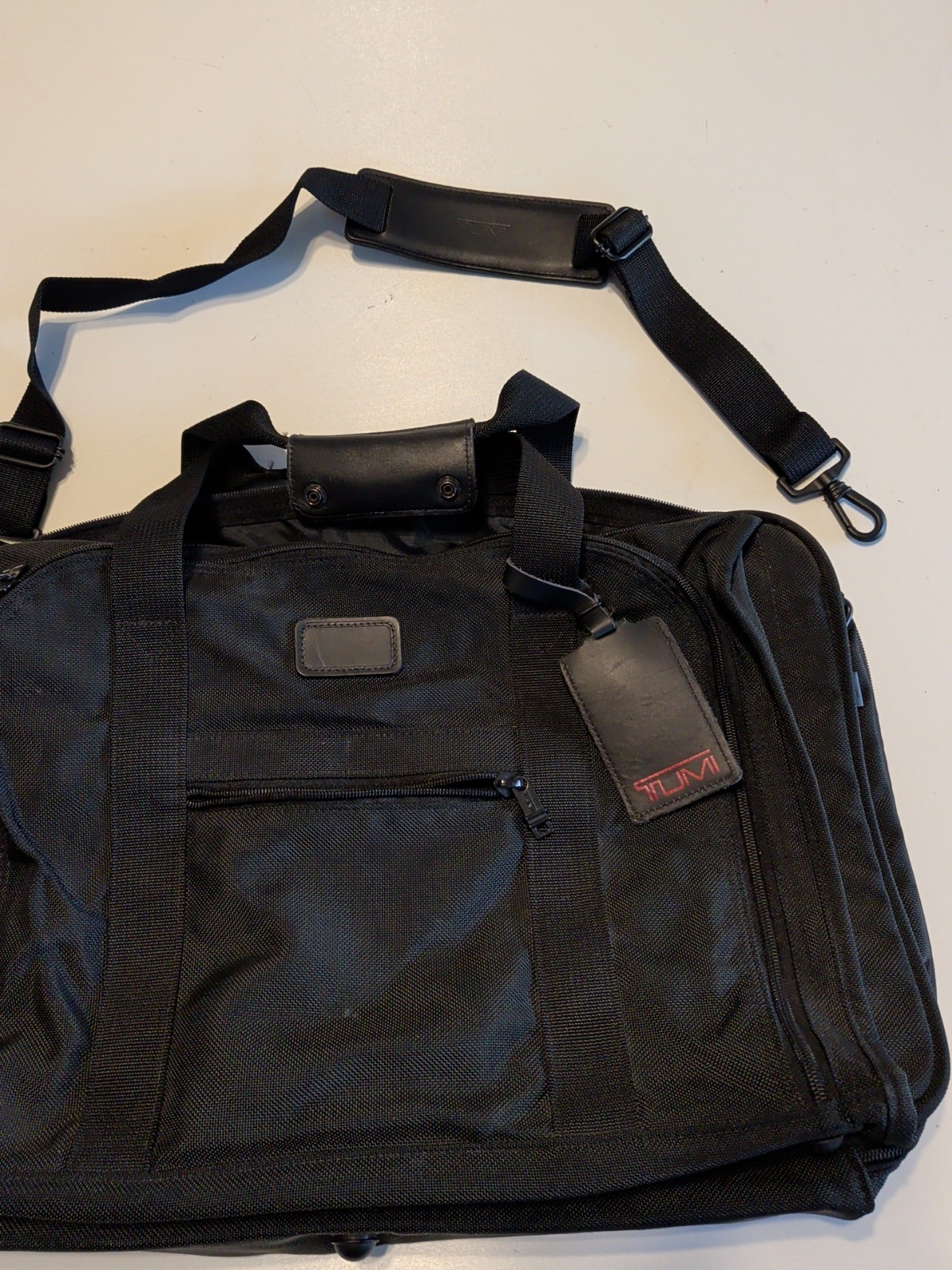TUMI Duffle Weekender Ballistic Nylon Travel Carry On Bag Black 22x13x9