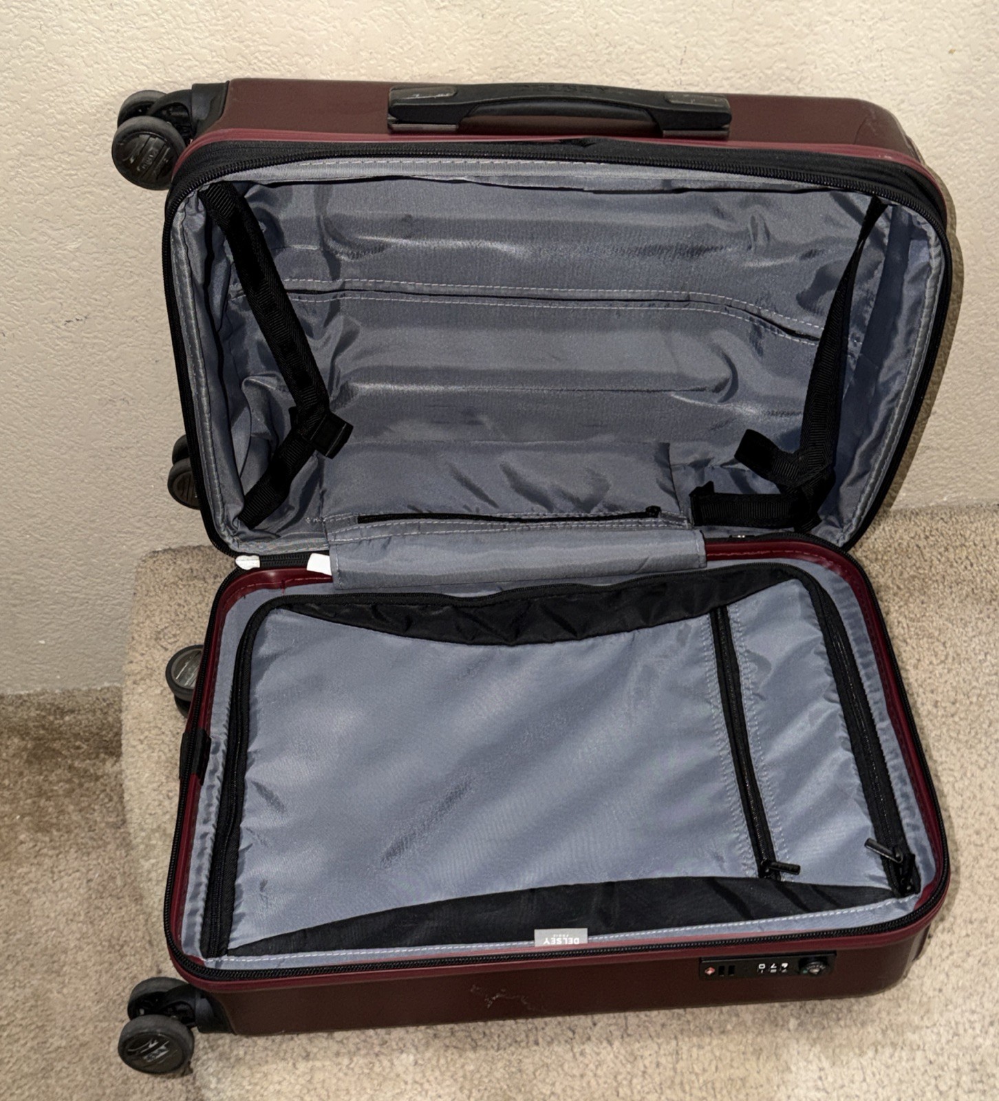 DELSEY 23” Paris Helium Aero Hardside Luggage with Spinner Wheels Free-Ship!!