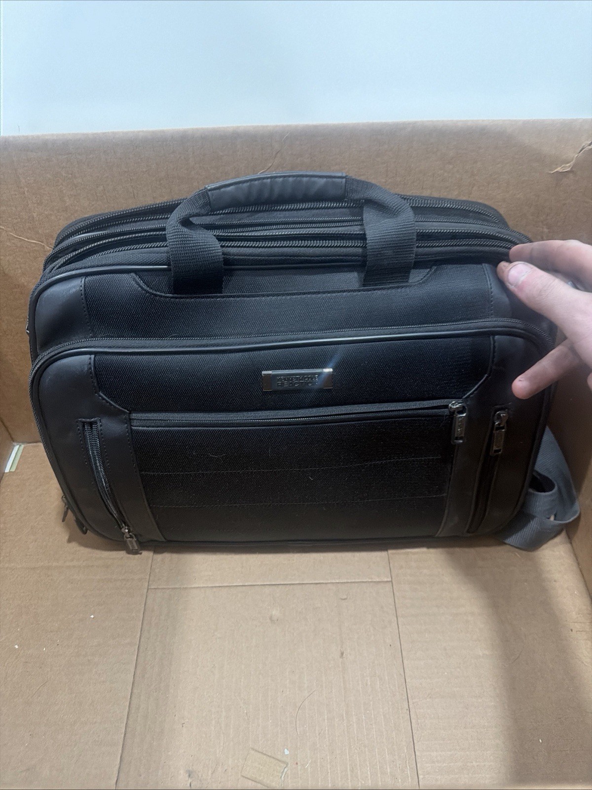 Kenneth Cole Reaction Black Laptop Bag w/straps