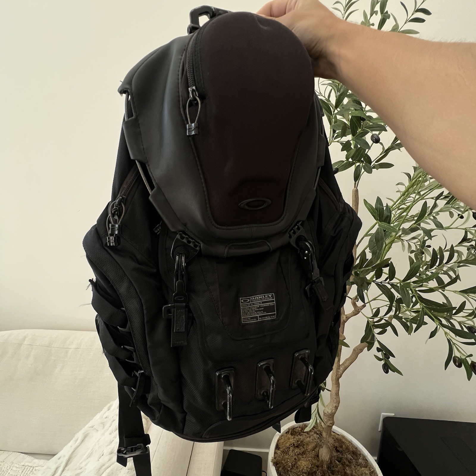 Oakley Kitchen Sink Backpack Stealth Black Gorpcore Tactical Hiking Cargo