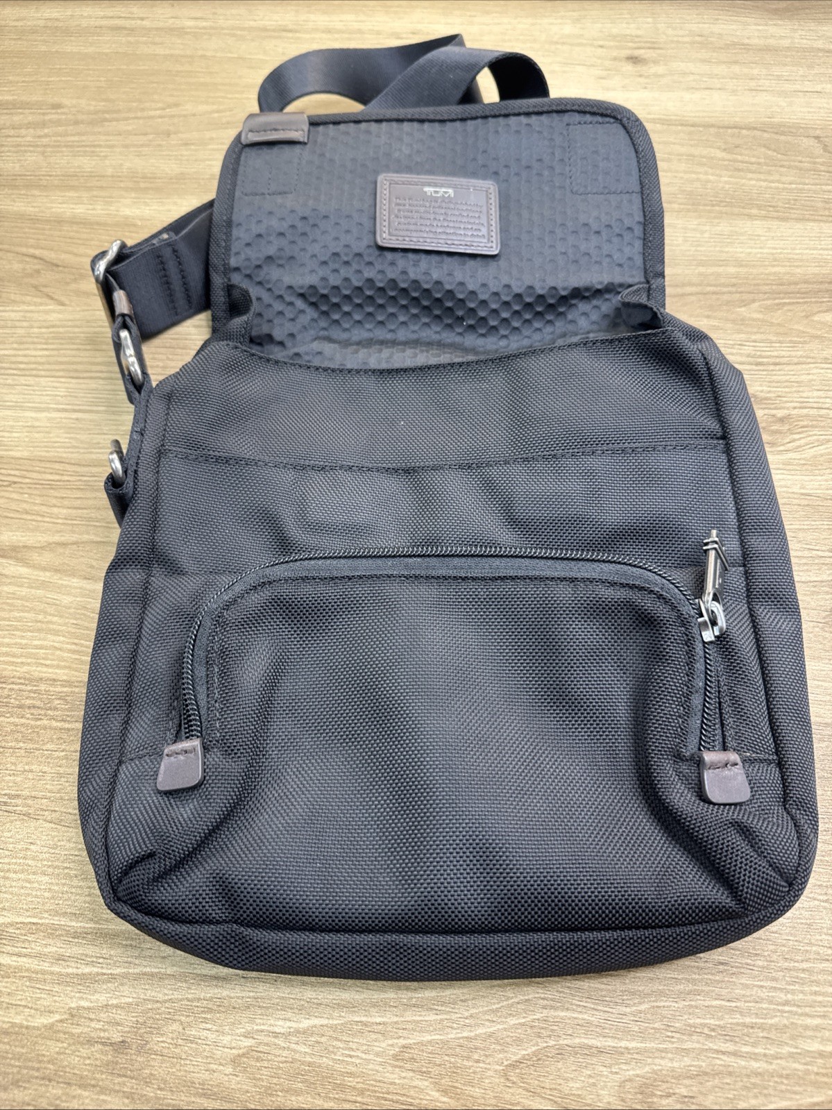 Tumi 22306HKH Alpha Bravo Barstow Crossbody Shoulder Bag Nylon Leather Magnetic