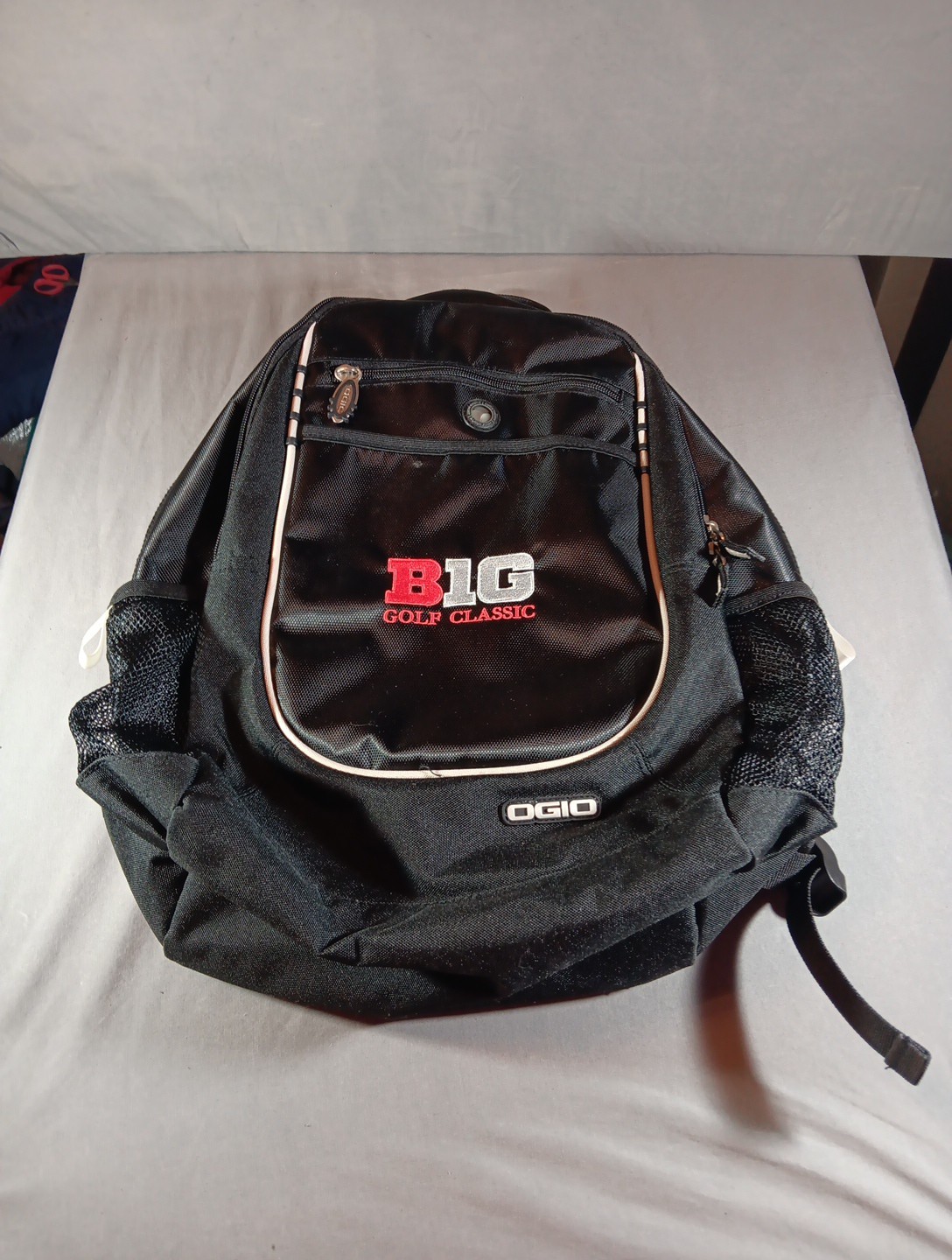 OGIO Carbon Backpack with Audio Pocket Black Preowned Excellent Condition