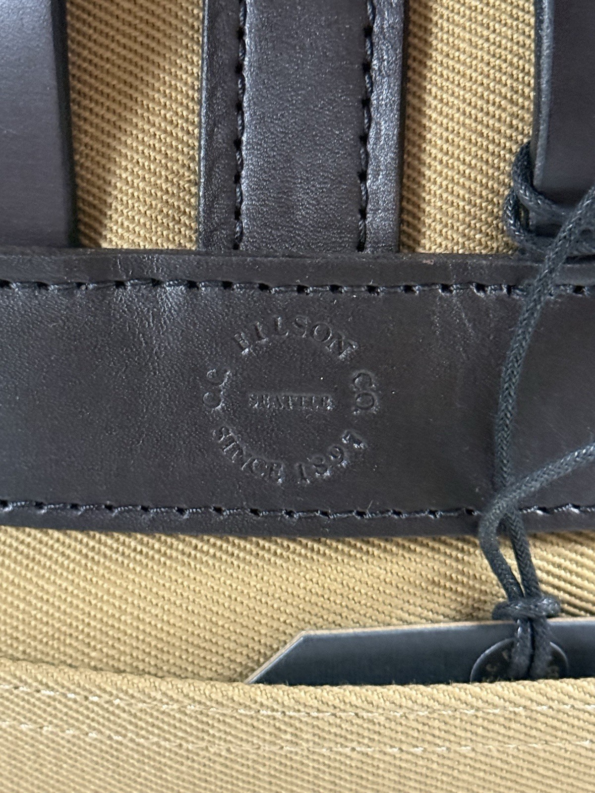 FILSON SMALL RUGGED TWILL FIELD BAG TAN NWT