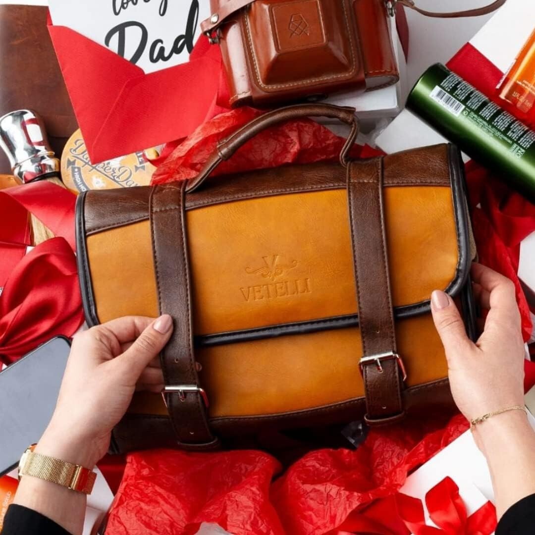 Stylish Water-Resistant Leather Toiletry Bag with Hanging Hook for Travel